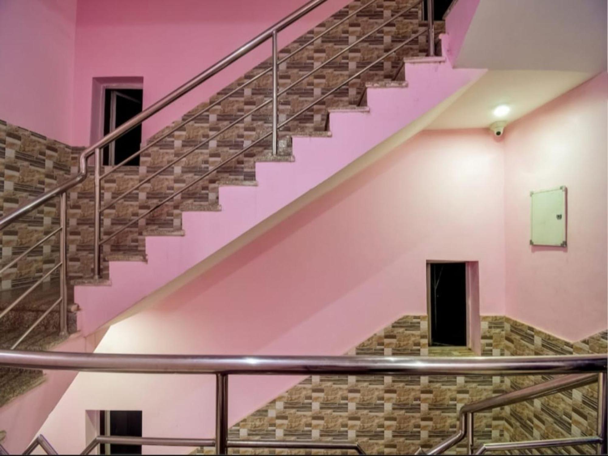 Hotel Planet9 Puri Official Экстерьер фото