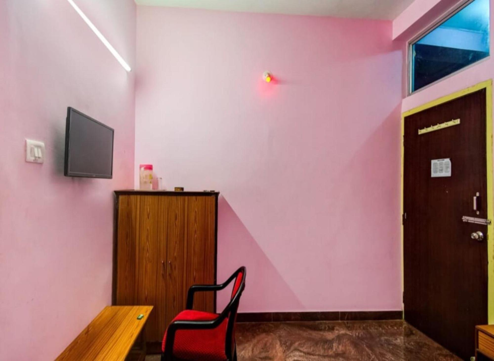Hotel Planet9 Puri Official Экстерьер фото