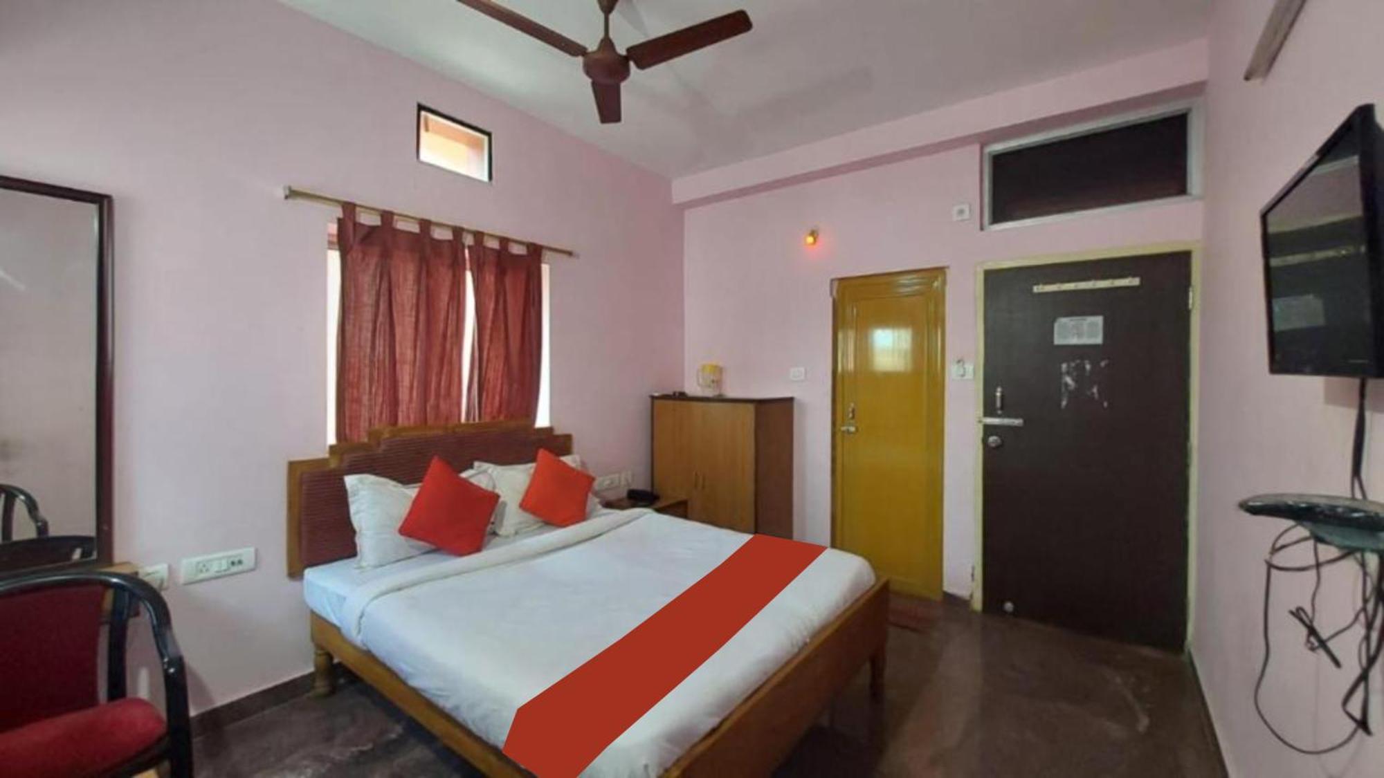 Hotel Planet9 Puri Official Экстерьер фото
